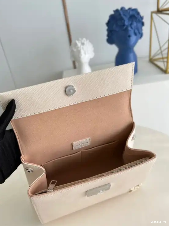 WIS BB LOUIS VUITTON CHANELUNY 0628